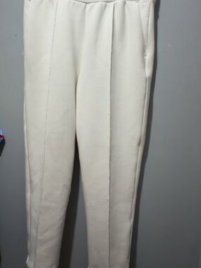 CALIA by Carrie Underwood women’s Cream Pleated Stretch Pants